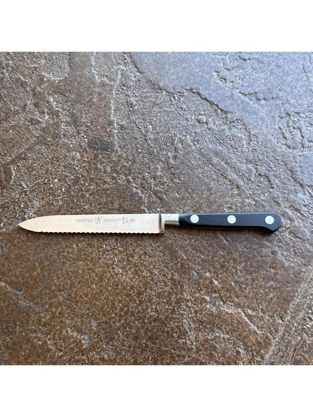 J.A HENCKELS ZWILLING PROFESSIONAL S 5” FRIODUR SERRATED UTILITY KNIFE 31025-130